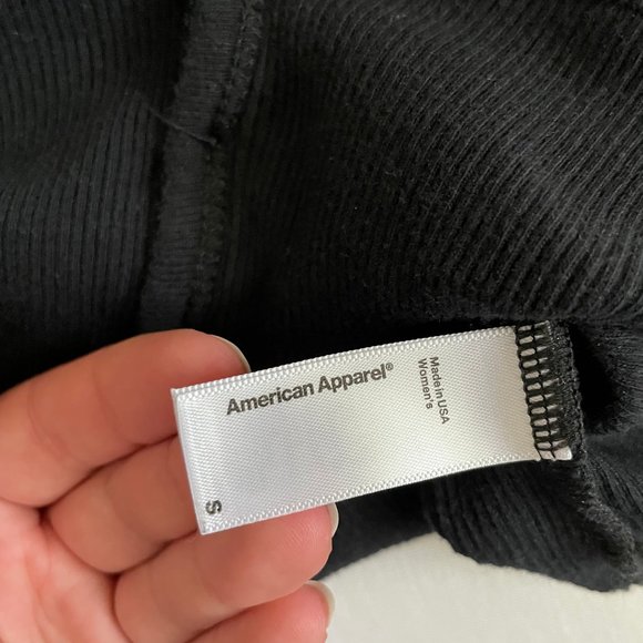 SOLD - American Apparel 2x1 Black Ribbed Button Crop Top - Picture 6 of 10